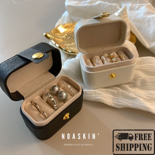Small portable jewellery box - jewellery,