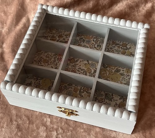 Hand painted pale - pale, square